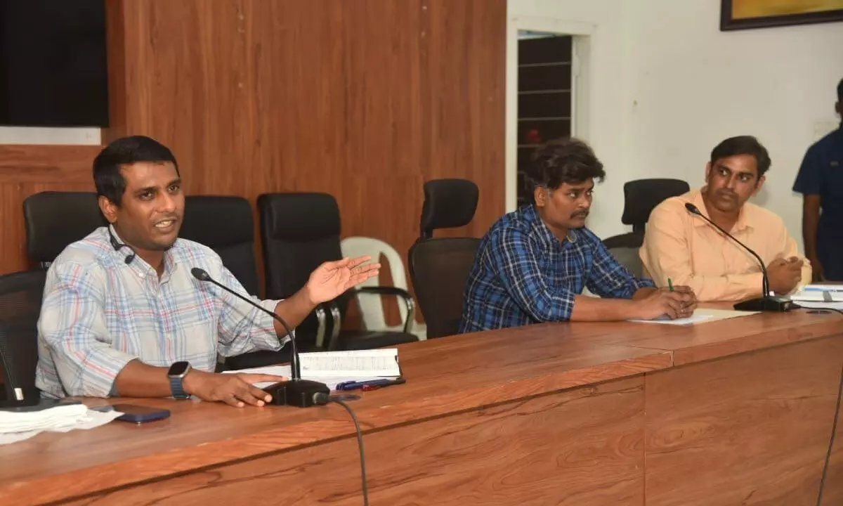District Collector M Harinarayanan addressing bankers at a meeting in Nellore on Tuesday