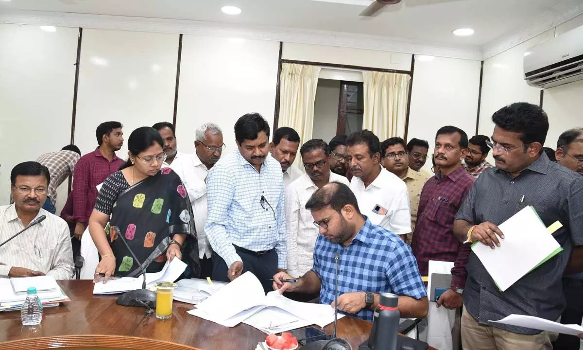 Joint Collector Kethan Garg reviews arrangements for storing ballot boxes and counting at  JNTUA premises