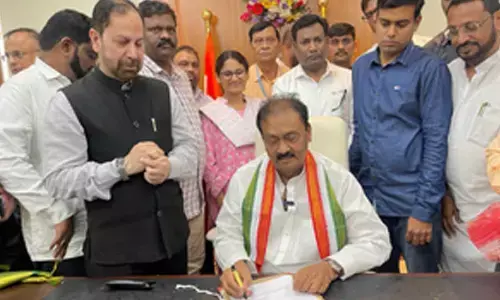 BRS has no moral right to speak on defections: Congress