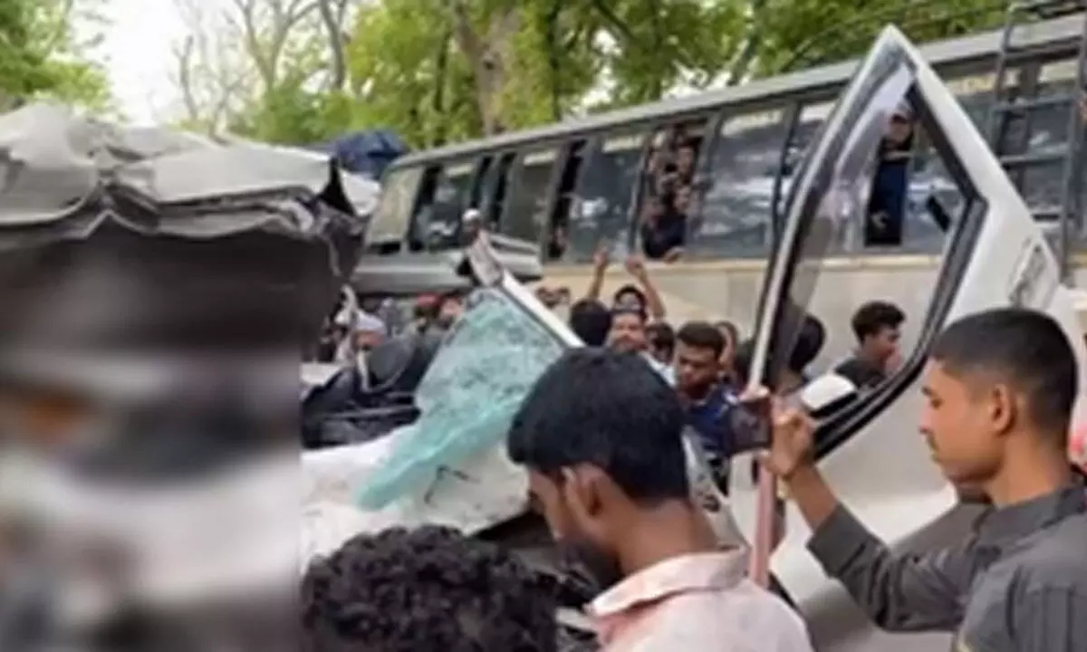 Five killed in microbus-bus collision in Bangladesh