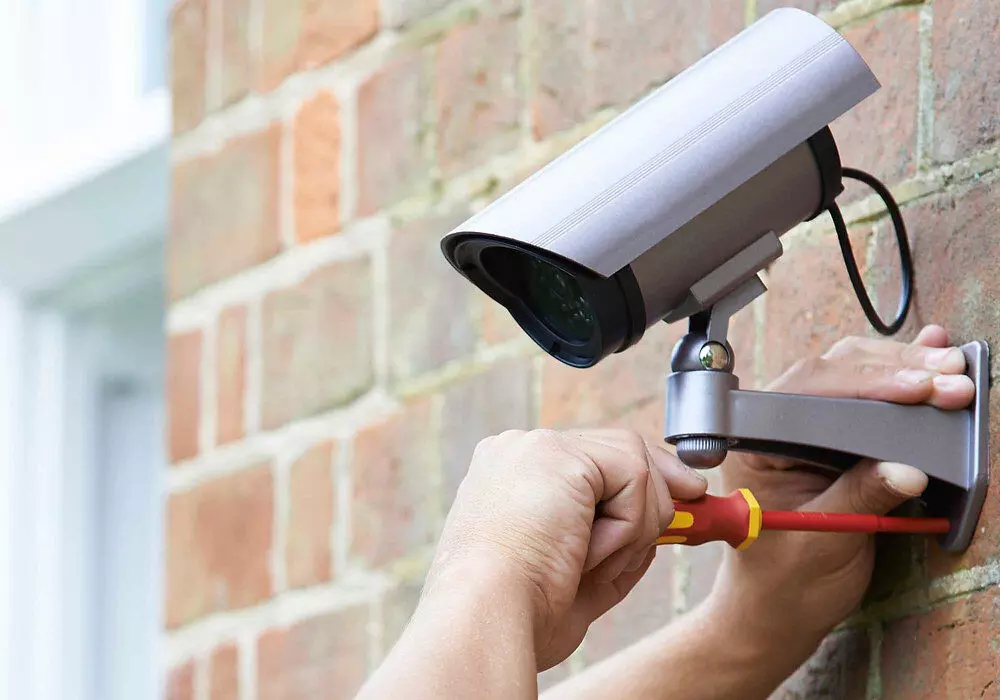 Top Benefits of Using a SIRA-Approved CCTV Company in Dubai