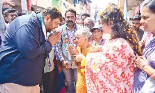 Visakhapatnam: YSRCP candidates launch extensive campaignc