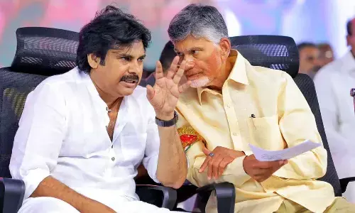 Pawan Kalyan meets Chandrababu Naidu, discusses on finalising remaining seats