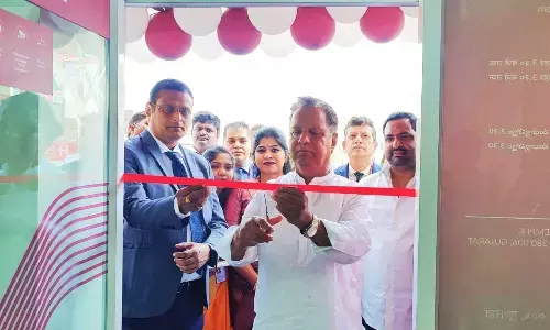 Vellampally Srinivas visits Ayodhya Nagar area in Vijayawada Central Constituency