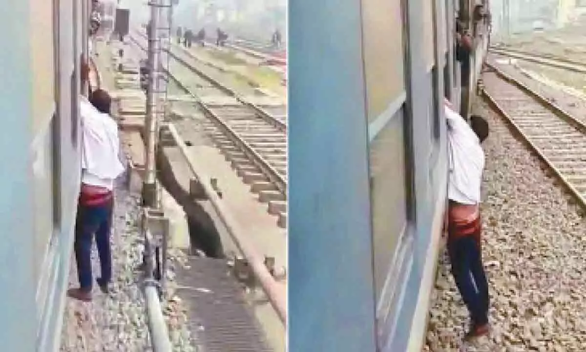 New Delhi: Trying to prevent snatching attempt, boy falls off train