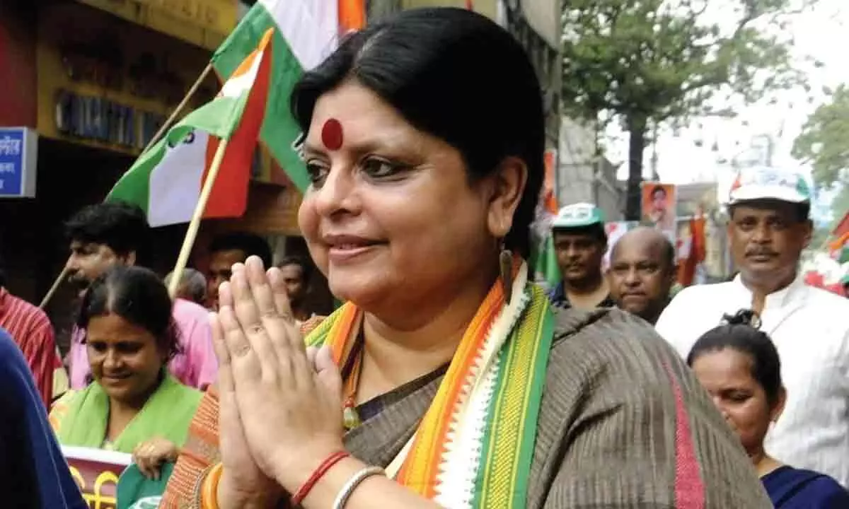 Telangana Congress in-charge Deepa Das Munshi meets K Kesava Rao, likely to invite him to party