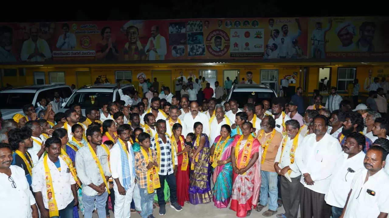 YSRCP leaders join in TDP in Gannavaram