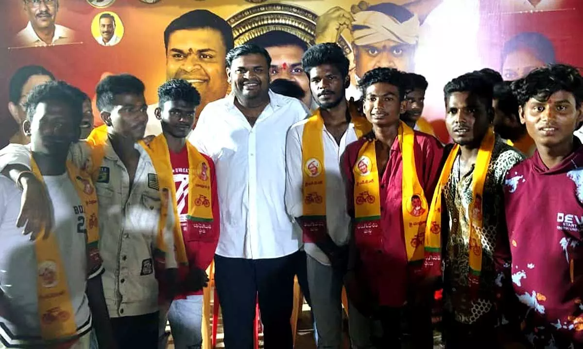 Several youth joins in TDP in Srikalahasti town