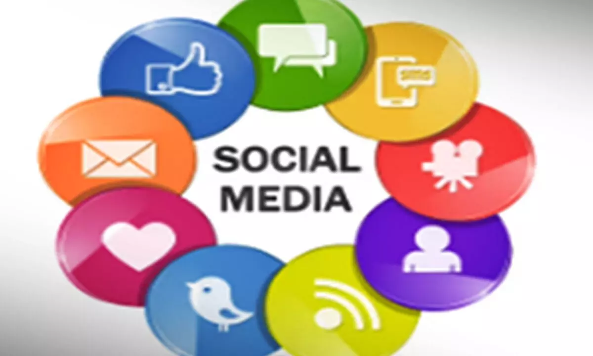 Social media replaces traditional poll advertisement methods