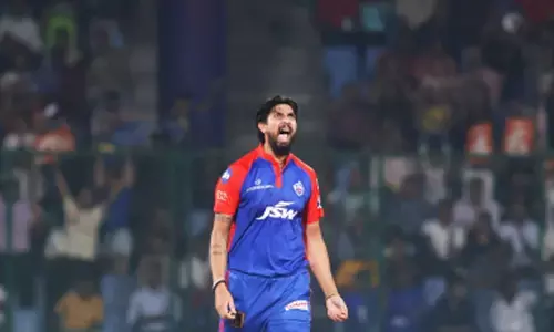 IPL 2024: Delhi Capitals Ishant Sharma twists his ankle, goes off the field