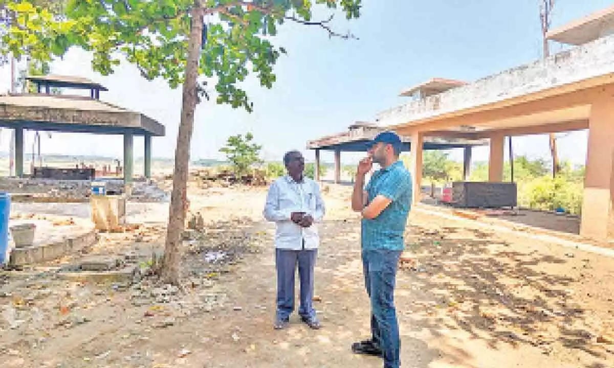 Kothagudem: ITDA PO inspects vacant lands and GP office
