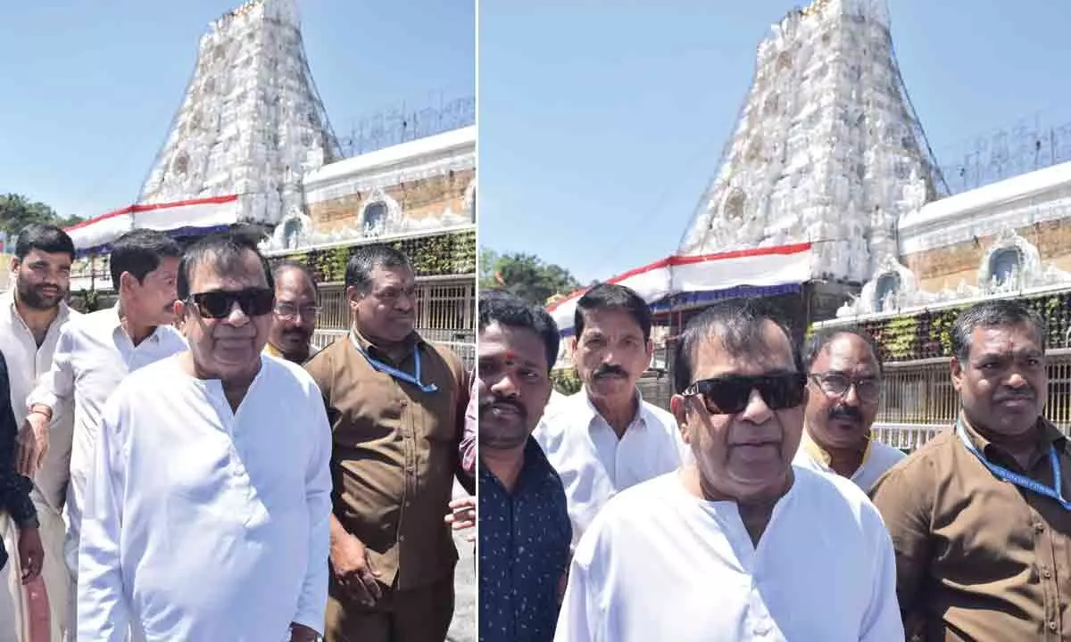 Legendary comedy actor  Brahmanandam offered prayers at Tirumala temple, fans flock to see actor.