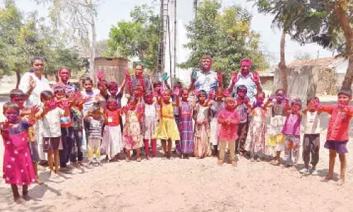 Jagtial: Holi celebrated with gusto