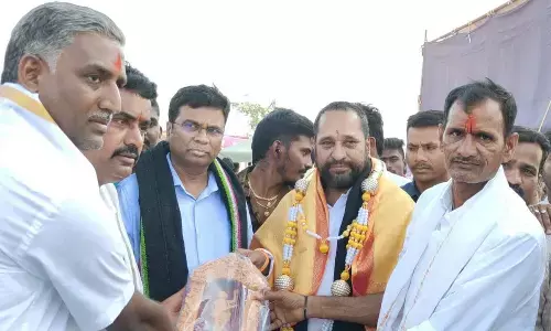 Chittoor Lok Sabha TDP candidate D Prasada Rao and Palamaner Assembly TDP MLA candidate  N Amaranatha Reddy at a meeting in Bengaluru on Sunday
