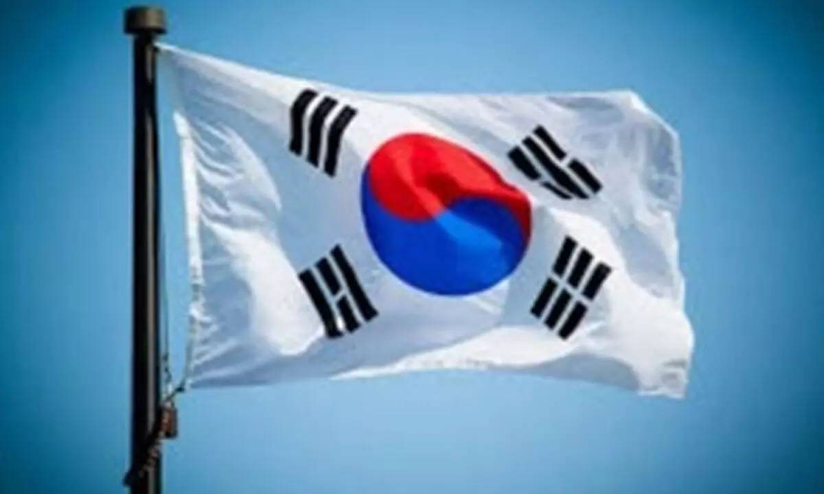 Card spending in S.Korea slow in 2023 amid slump in private spending: Report
