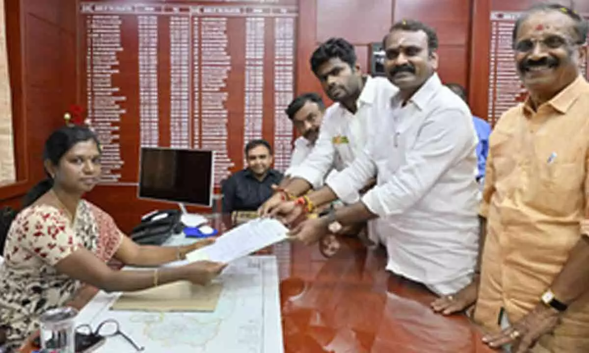 Union Minister L. Murugan files nomination from Nilgiris Lok Sabha constituency