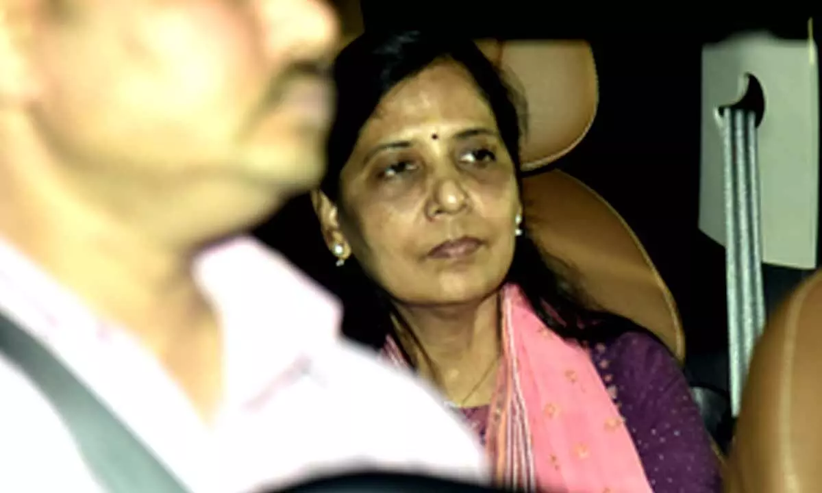 Delhi Chief Minister Arvind Kejriwals wife Sunita
