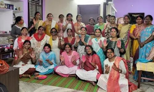 Jagtial: Teachers celebrate advance Holi