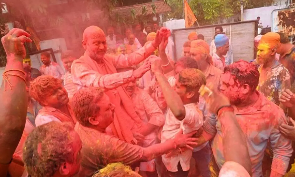 Holi celebrated on a grand note in Karimnagar