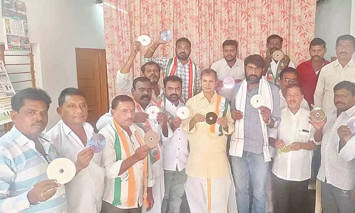Tulasi Reddy releases Congress campaign audio