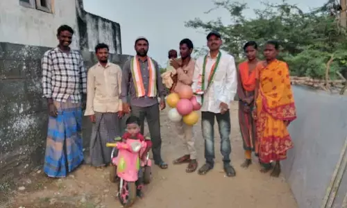 Satyavedu Congress MLA aspirant Babu participate in Holi celebrations