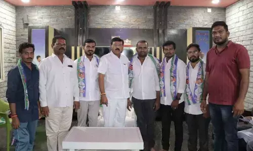 Four TDP leaders join in YSRCP in Jaladanki mandal