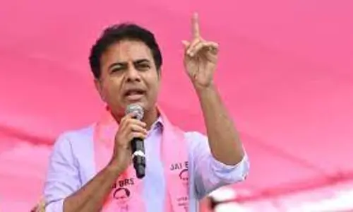 Mahender Reddy, Ranjith Reddy should receive Oscar: KTR