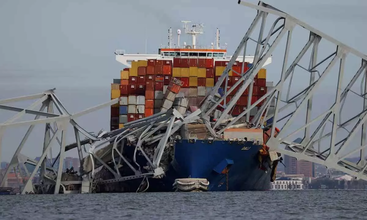 Cargo ship crashes into Baltimores Key Bridge