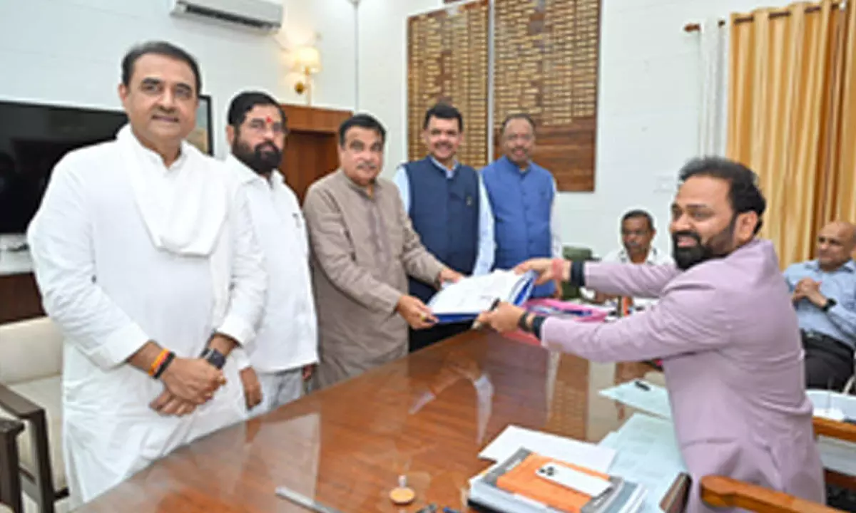 LS polls: Union Minister Nitin Gadkari files nomination from Nagpur seat