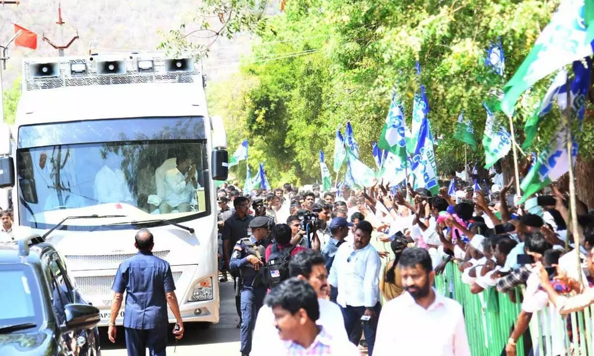 AP CM YS Jagan begins bus yatra from Idupulapaya