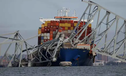 Cargo ship crashes into Baltimores Key Bridge