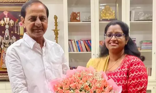 Kavya meets KCR