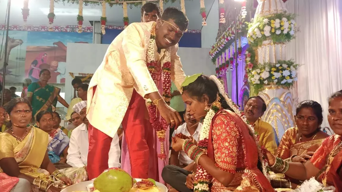 Barrelakka ties knot in Nagarkurnool, wedding event held in grandeur