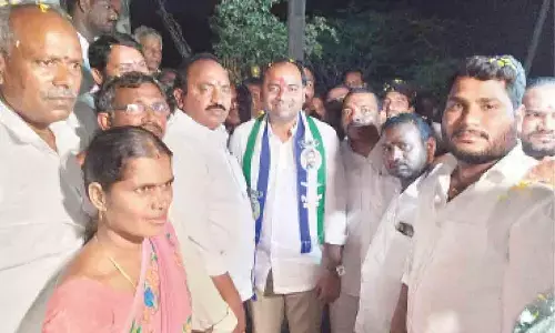 Yerragondapalem: YSRCP candidate meets villagers