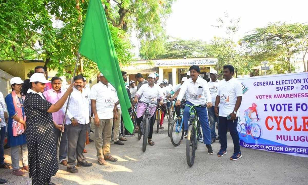 Mulugu district should be top in voting percentage DC