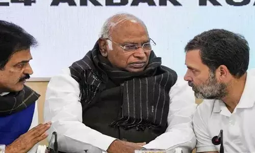 New Delhi: High Court dismisses Cong pleas against IT re-assessment