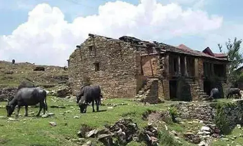 Chamoli: Uttarakhand villagers demanding road for 40 yrs to boycott polls