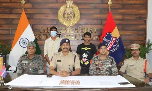 Maoist ACM, courier apprehended