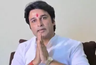 Cine stars Anubhav, Akash quit BJD