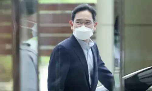 Samsung Chairman Lee mourns death of Hyosung honorary chairman