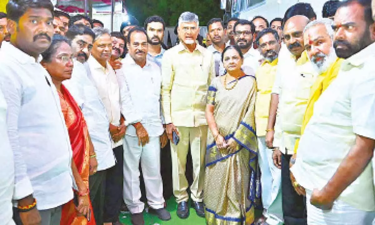 TDP chief N Chandrababu Naidu with Jana Sena MLA candidate Arani Srinivasulu, BJP MP candidate V Varaprasad and Tirupati TDP leaders at Srikalahasti on Saturday night