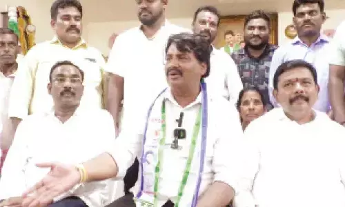 Srikalahasti MLA criticises Naidu for obstructing pensions distribution