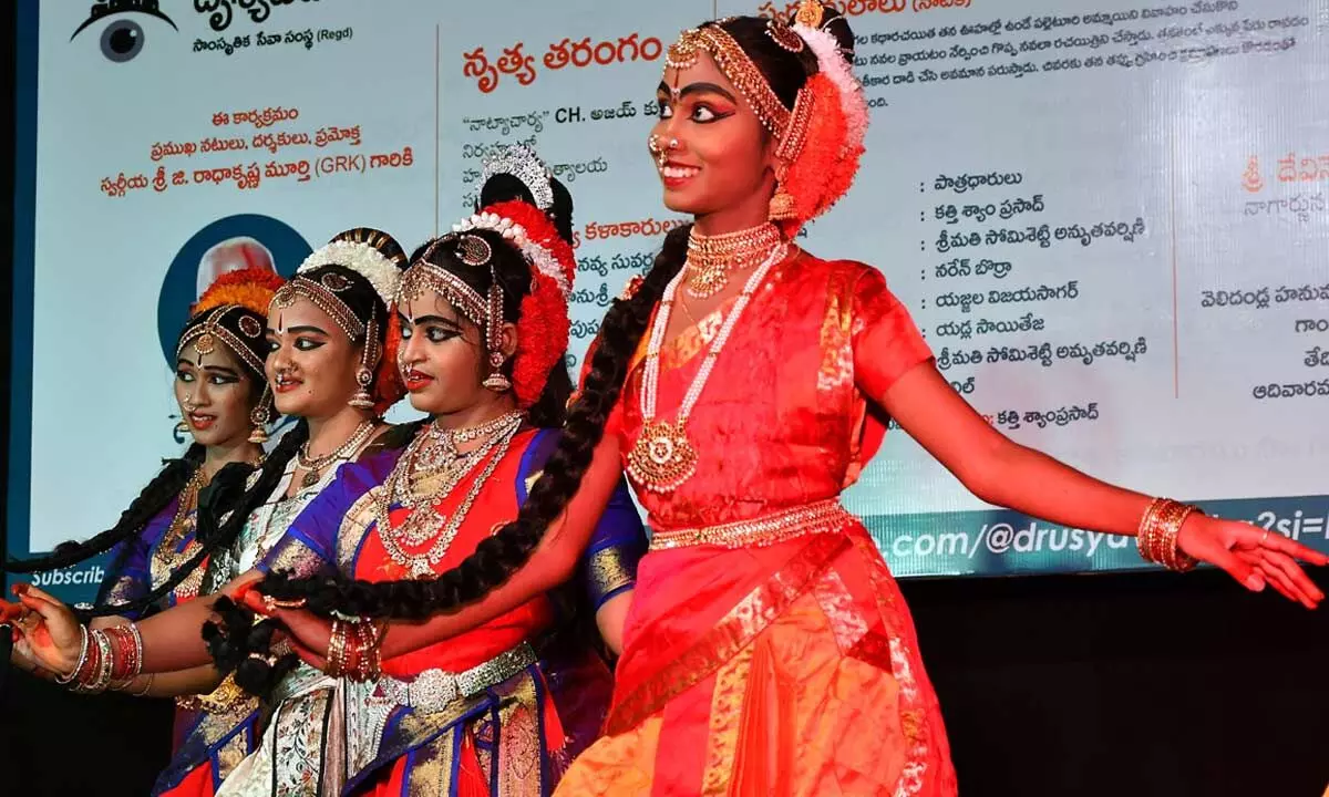 Dance master Ajay Kumar’s students performing Kuchipudi dance  at Hanumantharaya  Grandhalayam in Vijayawada Photo: Ch Venkata Mastan
