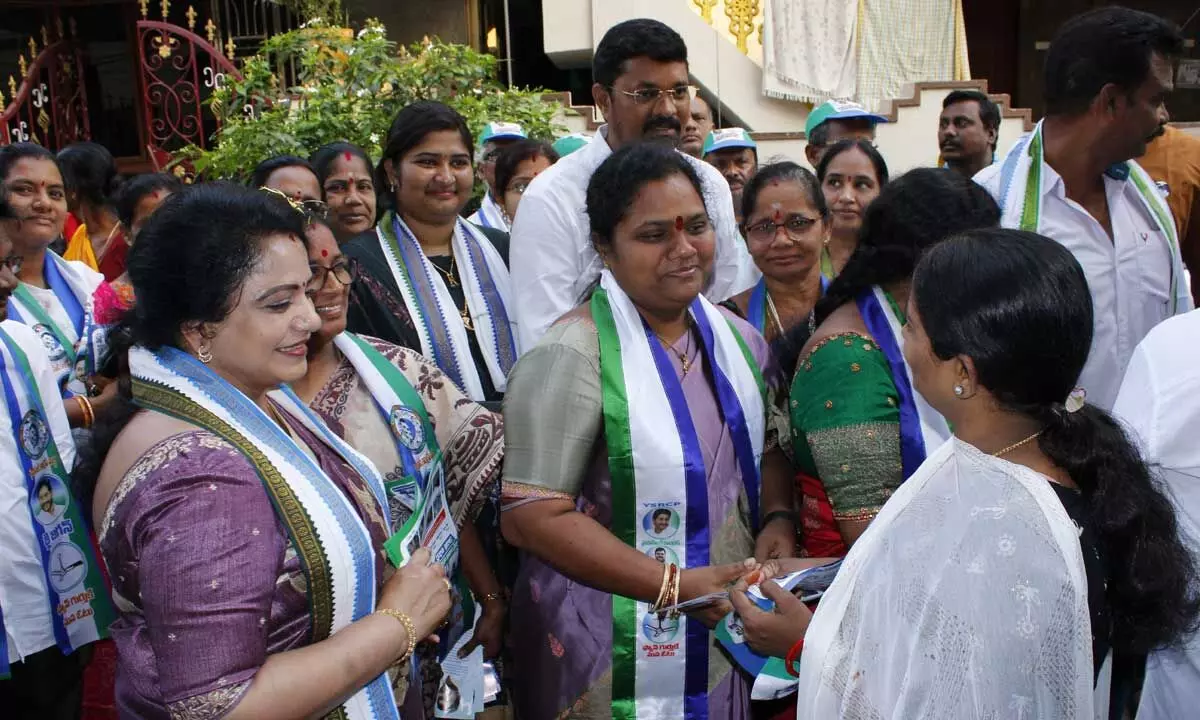 YSRCP Visakahapatnam West Constituency Anand Kumar wife campaigns