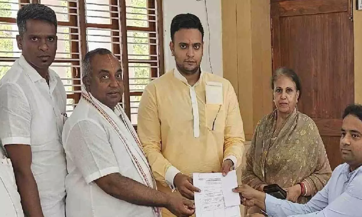 Yaduveer files nomination papers