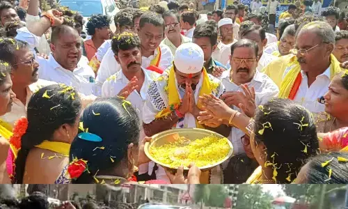 Women gave warm welcome to TDP-Janasena-BJP joint candidate