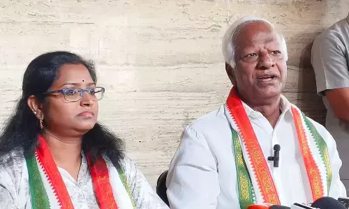 Station Ghanpur MLA Kadiyam Srihari speaking to reporters in Hanumakonda on Tuesday. His daughter and Warangal Lok Sabha candidate Kavya is also seen