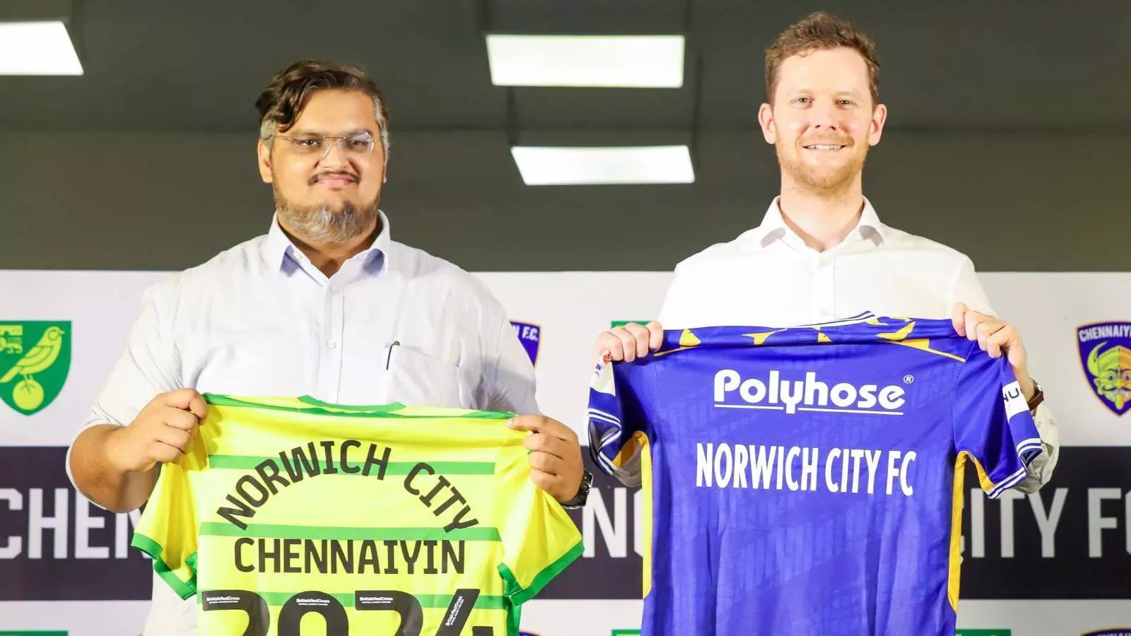 Ekansh Gupta, vice president of Chennaiyin FC (left) and Sam Jeffery, commercial director of Norwich City pose during the partnership announcement. PC: Chennaiyin FC