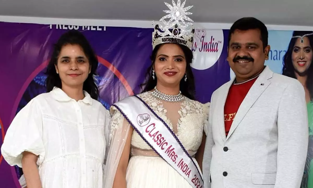 Mrs India 2024 Ratna Mehera meet and greet with media in Manikonda