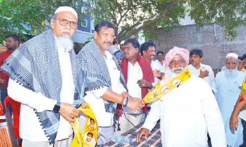 TDP-BJP-JSP alliance candidate from Markapuram Kandula Narayana Reddy inviting YSRCP followers into TDP in  Markapuram on Thursday